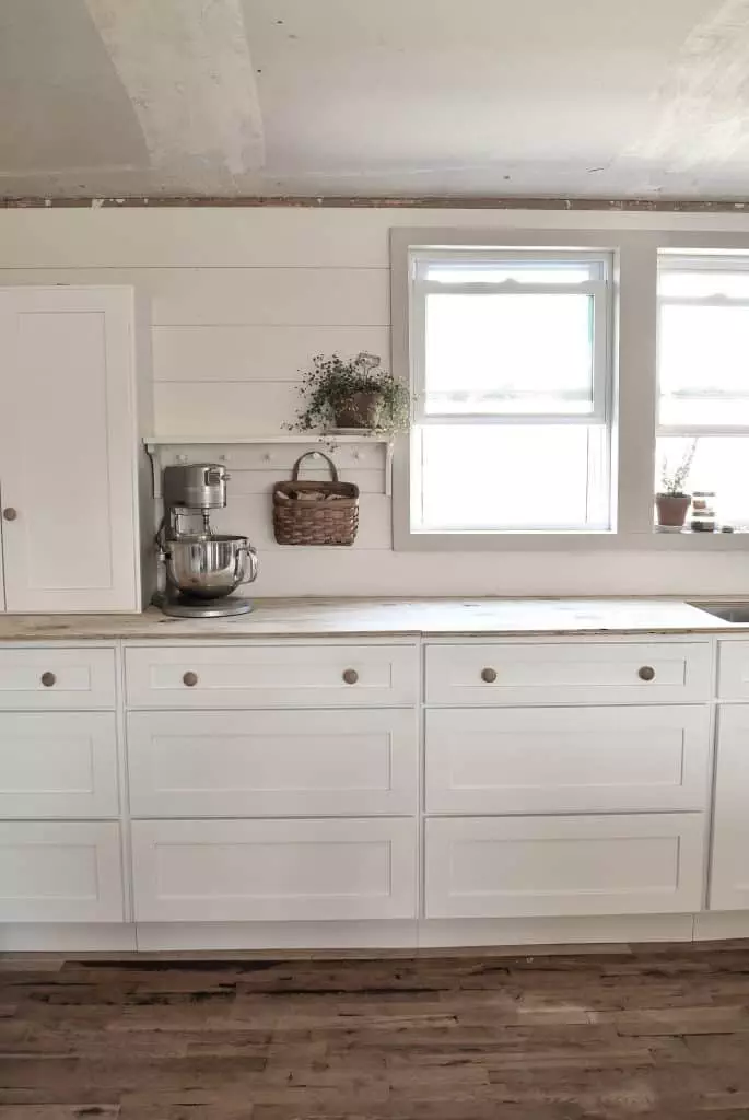 White Shaker Style Farmhouse Kitchen Remodel