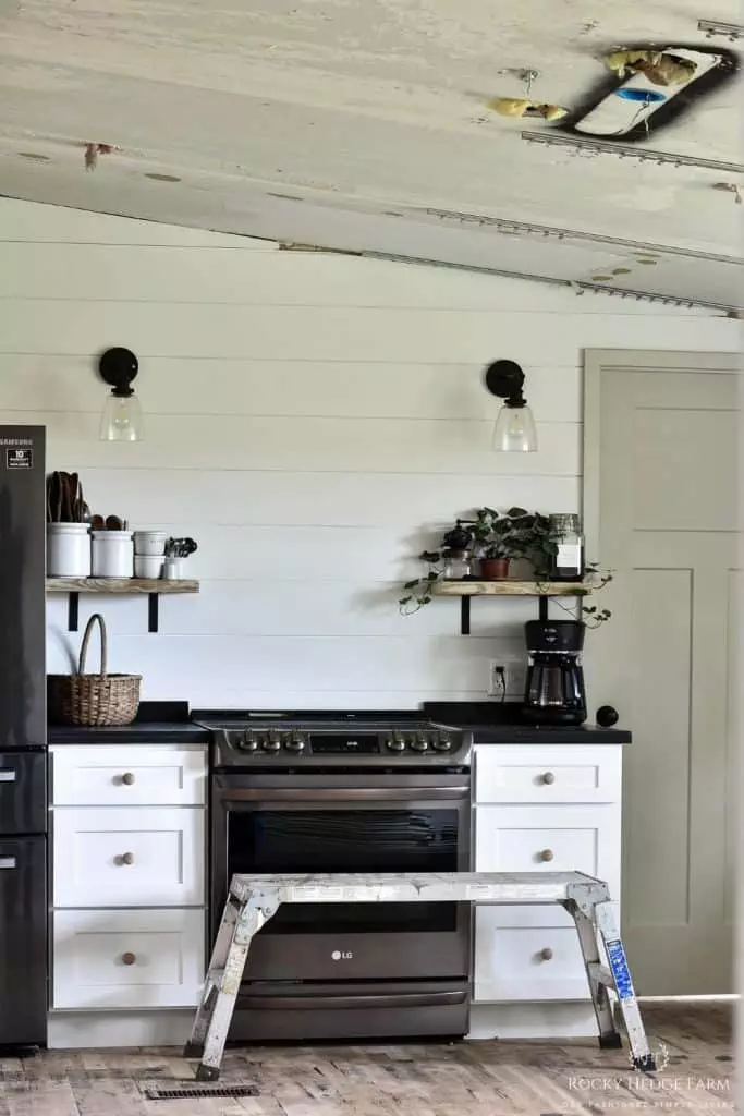 How to Cover Popcorn Ceiling